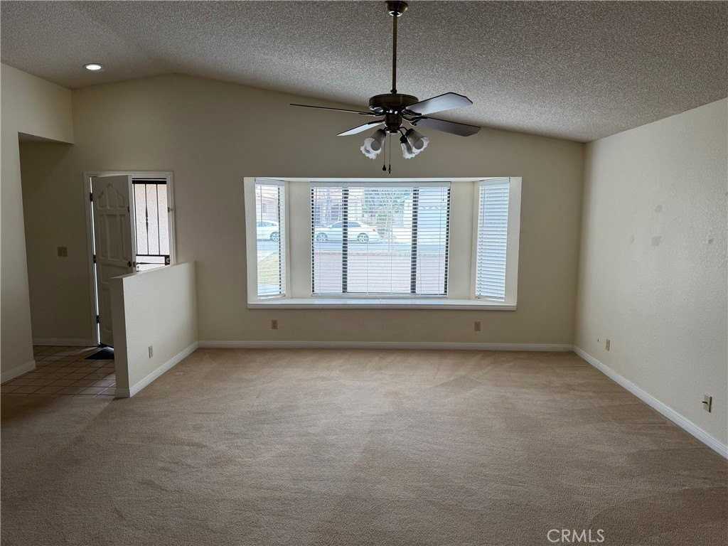 15031 Blue Grass Dr - Photo 2 of 20