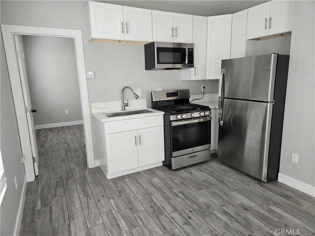 136 N Sheridan St #B - Photo 2 of 6