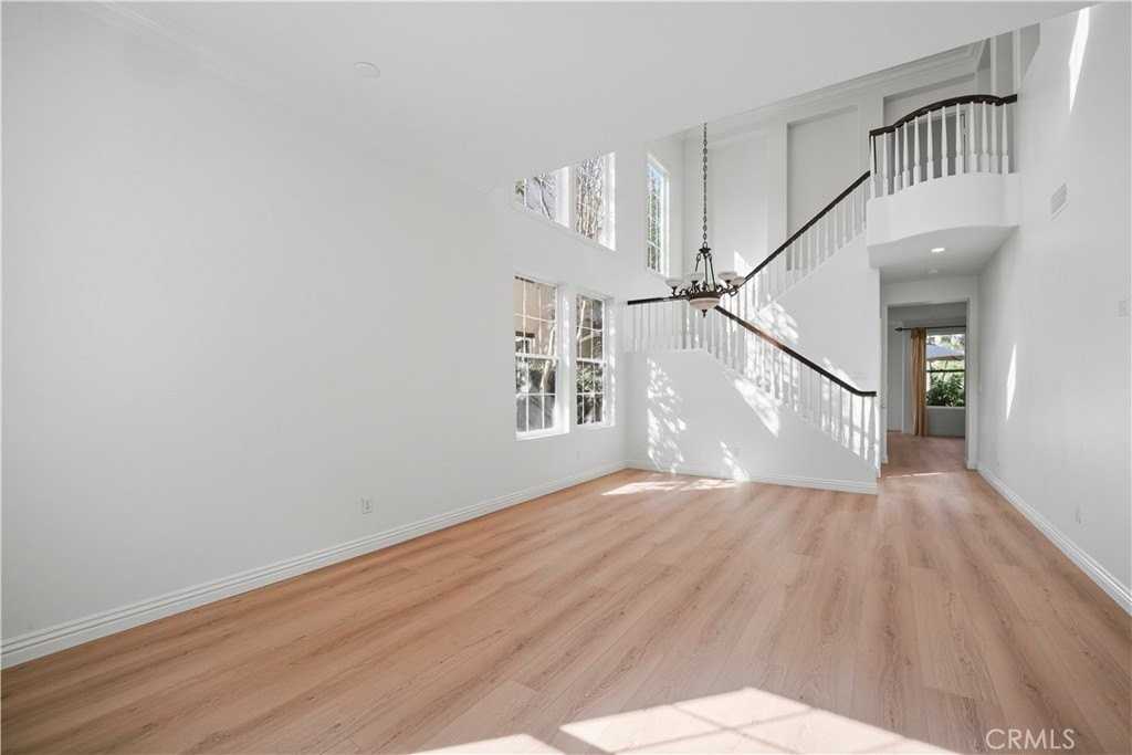 17 Spring Vly - Photo 2 of 24