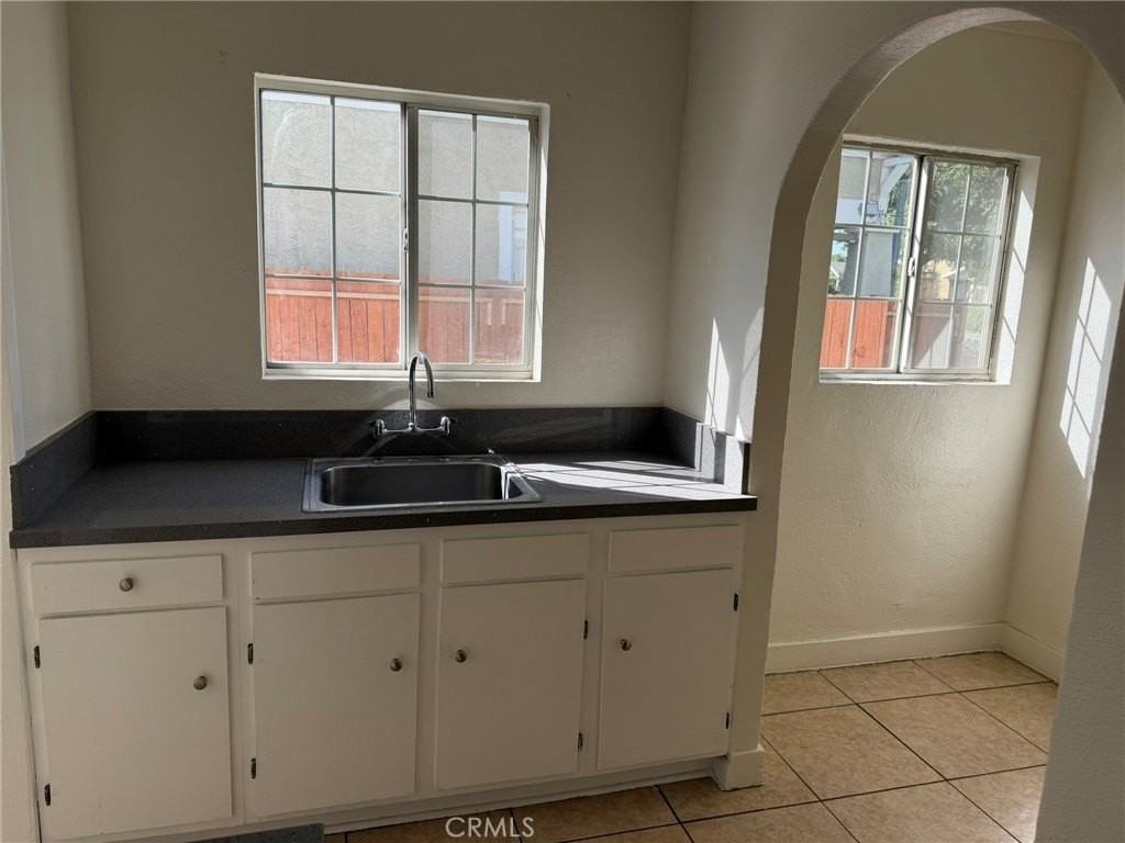 4666 Park Ave - Photo 6 of 10