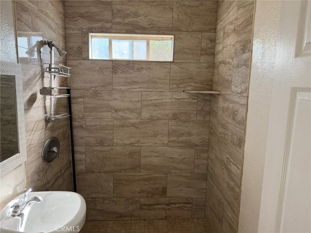 4666 Park Ave - Photo 7 of 10