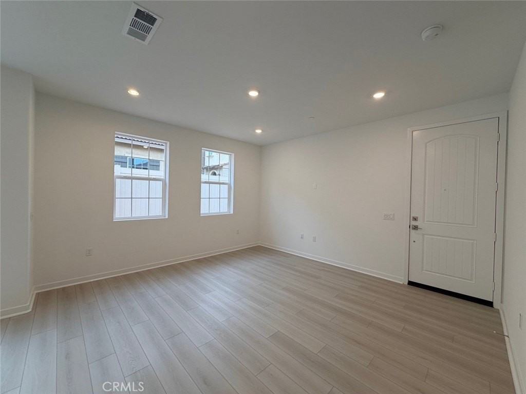 8463 Gabrielino Ct - Photo 3 of 25