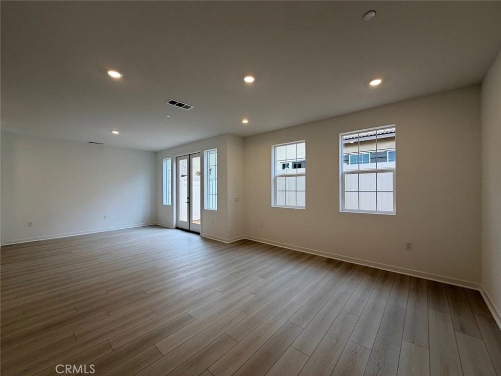 8463 Gabrielino Ct - Photo 4 of 25