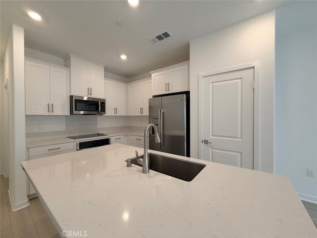 8463 Gabrielino Ct - Photo 5 of 25