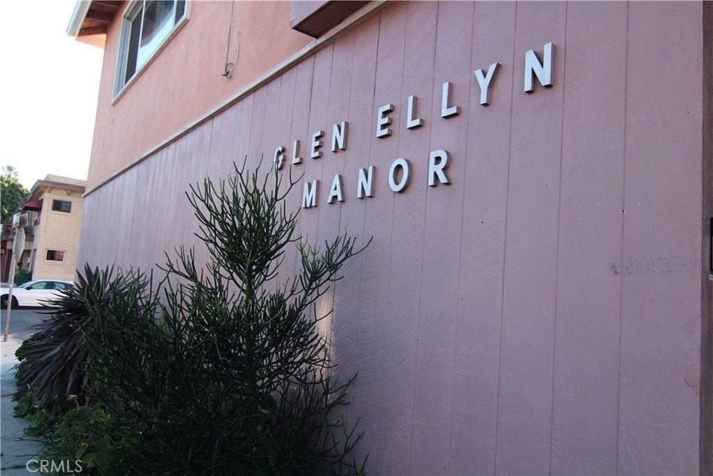 930 E 1st St #11 - Photo 4 of 19