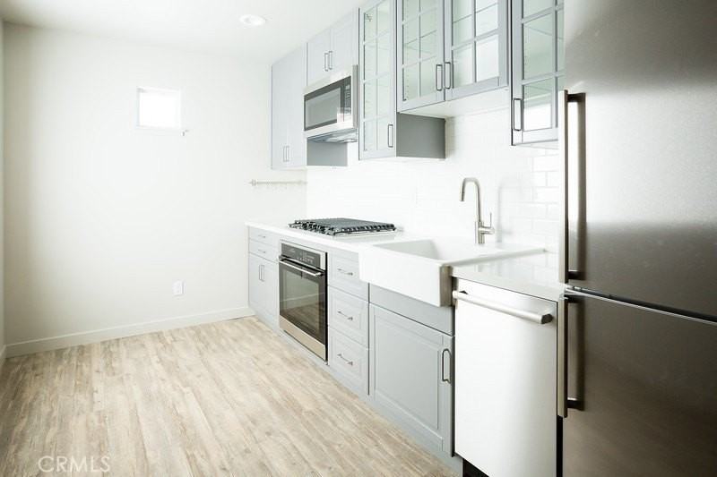 210 Laurel St #A - Photo 4 of 18