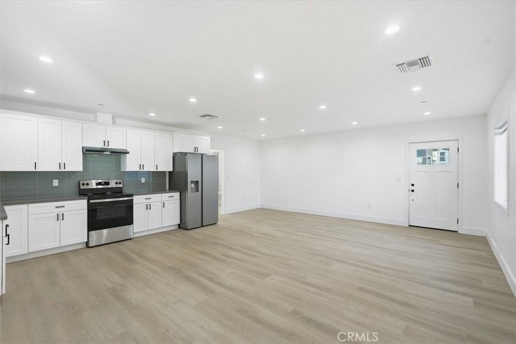 14014 Hubbard St - Photo 2 of 12