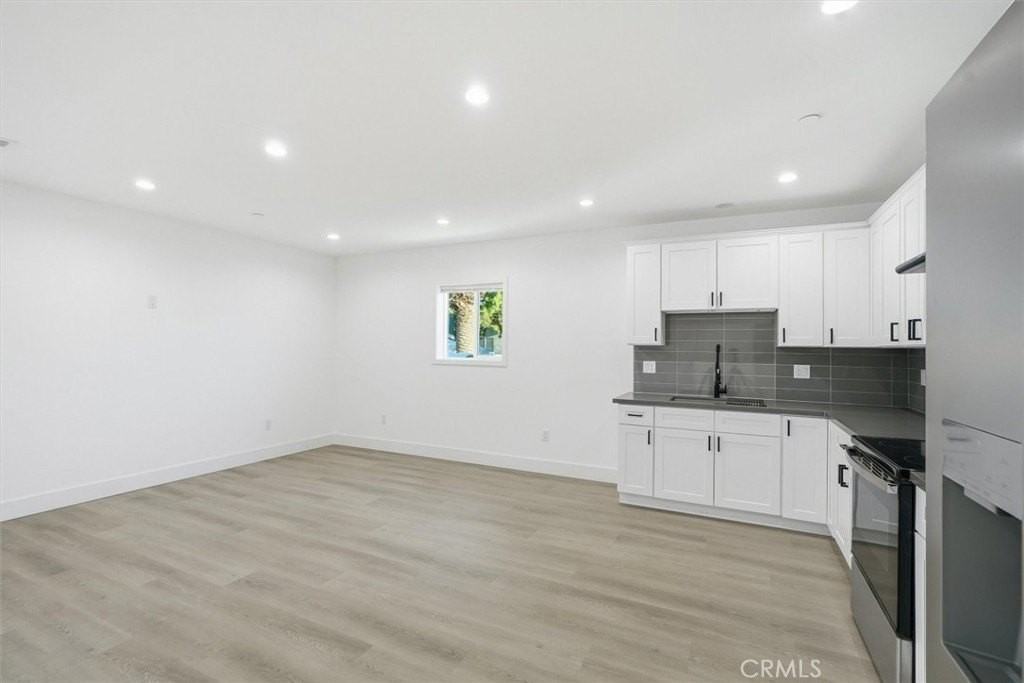 14014 Hubbard St - Photo 4 of 12