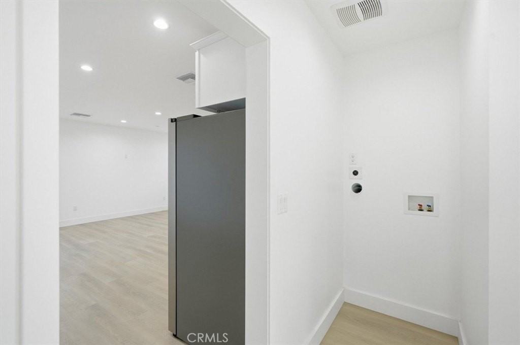 14014 Hubbard St - Photo 6 of 12