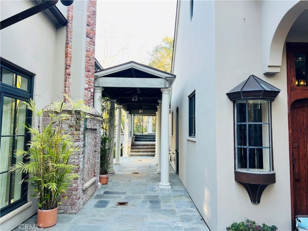 4110 Woodleigh Ln - Photo 6 of 31