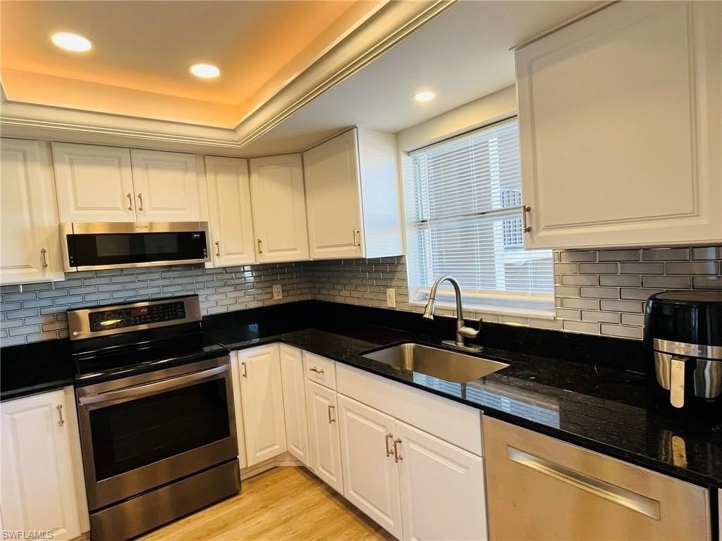 5499 Rattlesnake Hammock Rd Unit 2 #2 - Photo 4 of 25