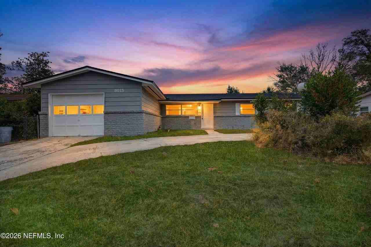 8015 Jaguar Dr - Photo 5 of 42