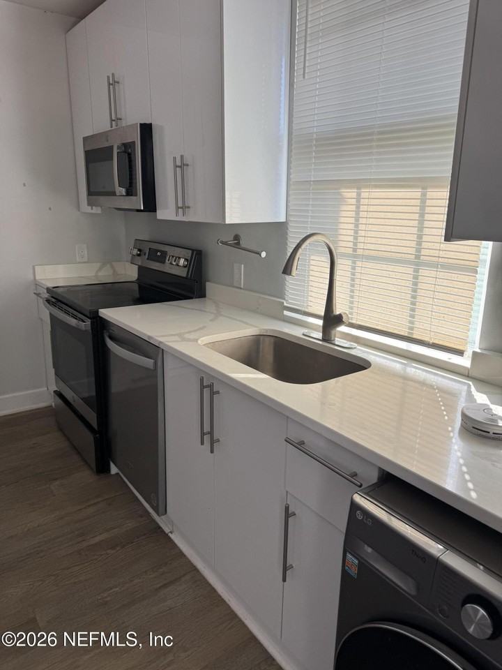 2357 College St - Photo 6 of 12