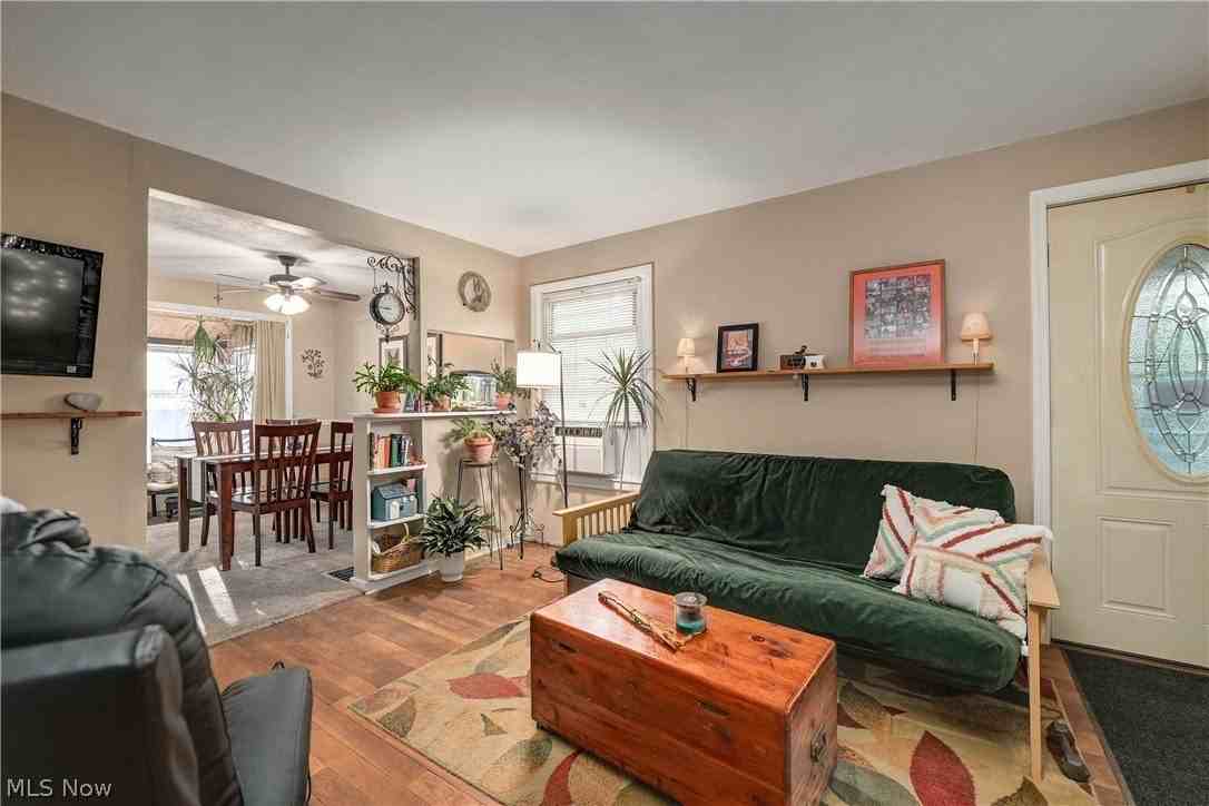 1501 E 248th St - Photo 5 of 40