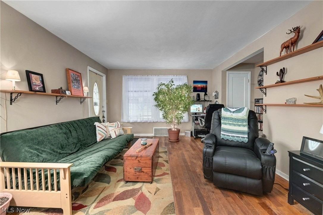 1501 E 248th St - Photo 6 of 40