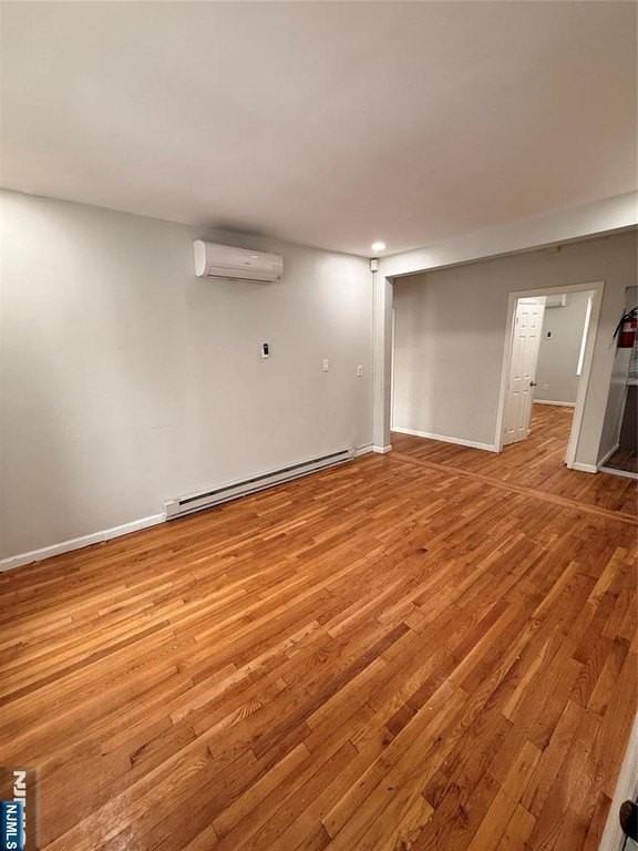 262 Undercliff Ave - Photo 2 of 16