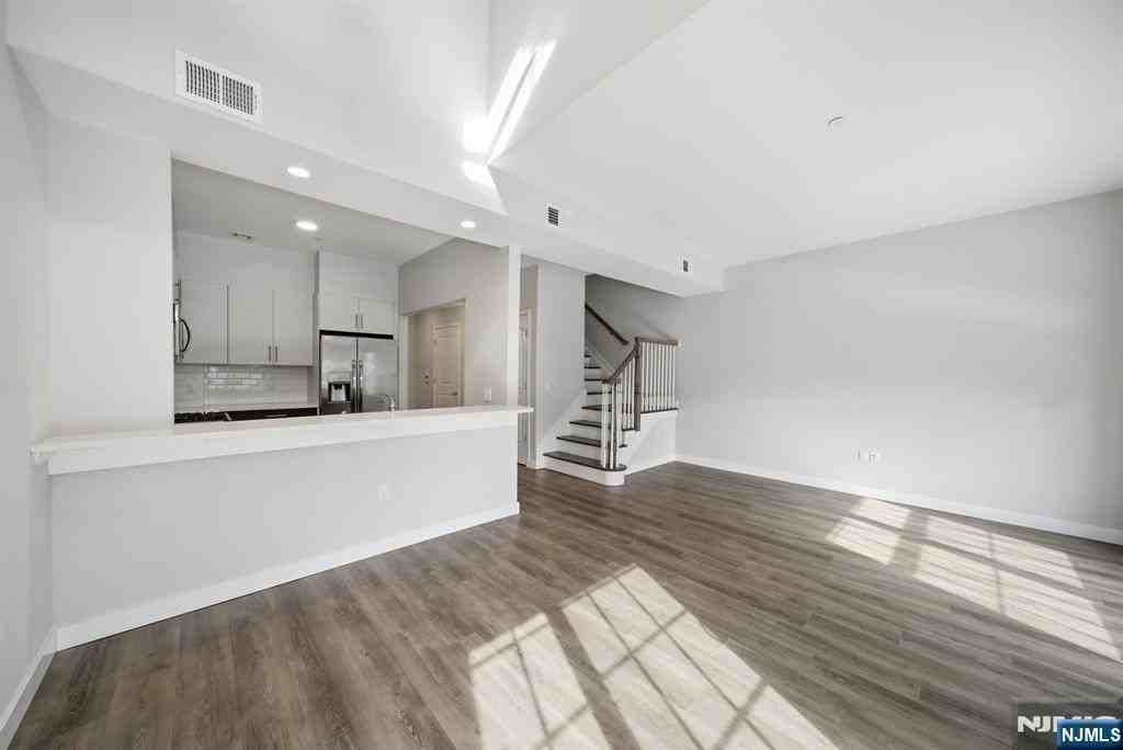 764 Newbridge Rd - Photo 6 of 21