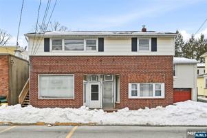 featured image of 210 River Rd