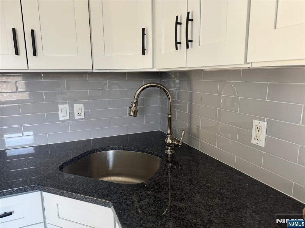 114 Doremus Ave 2nd Fl - Photo 2 of 14