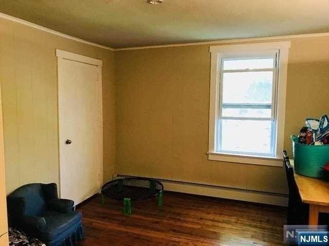 114 Doremus Ave 2nd Fl - Photo 5 of 14