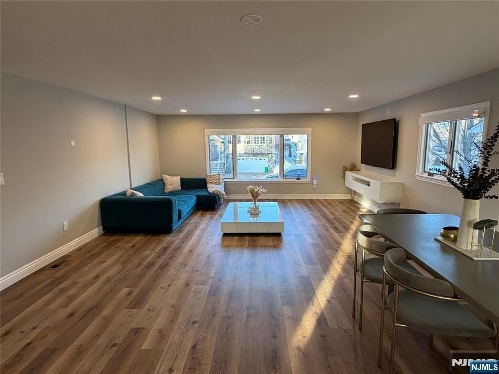 200 Forest Ave - Photo 4 of 18