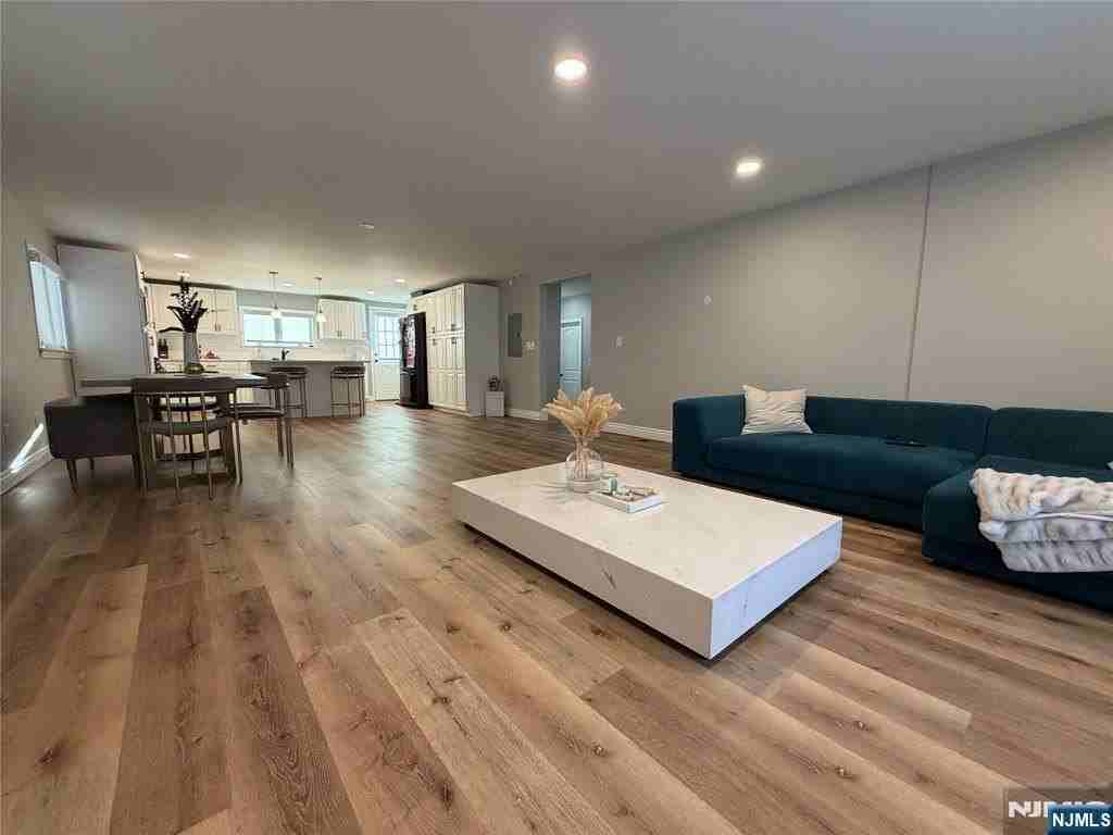 200 Forest Ave - Photo 6 of 18