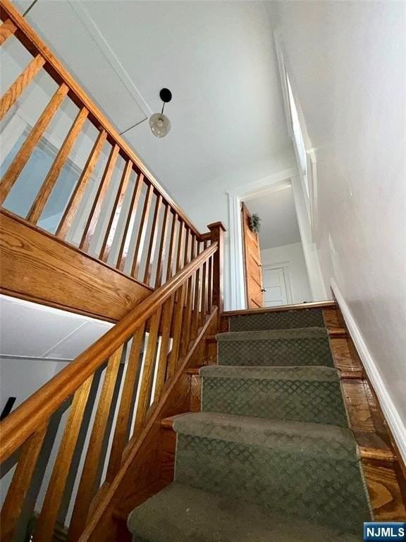 238 Columbus Pl 2nd Fl - Photo 3 of 17