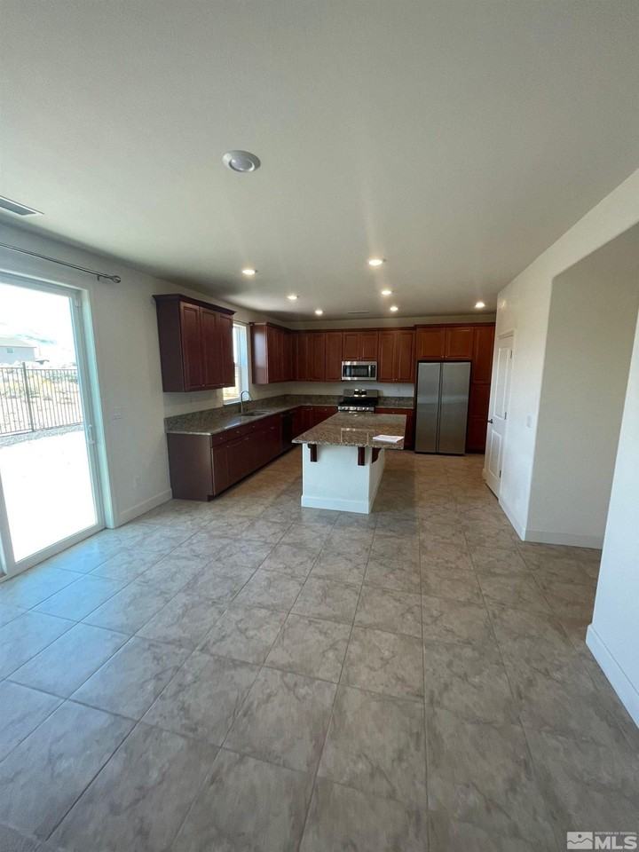 7255 Rutherford Dr - Photo 2 of 17