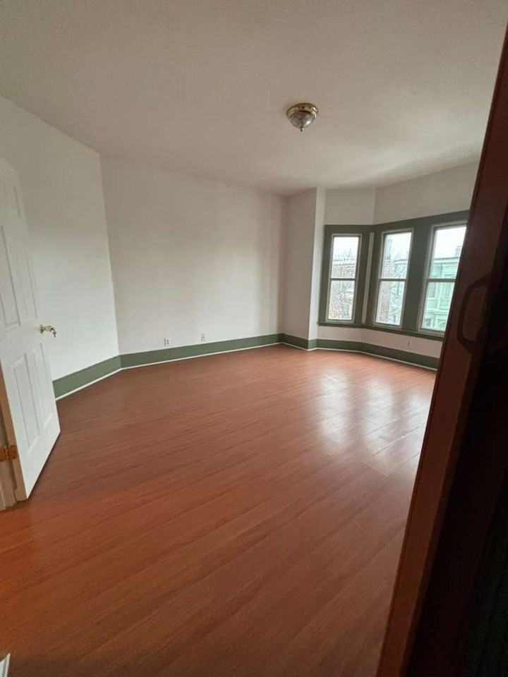 Lexington St #3 - Photo 6 of 26