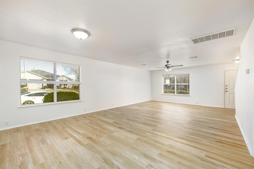 8529 Prairie Dawn Dr - Photo 4 of 31