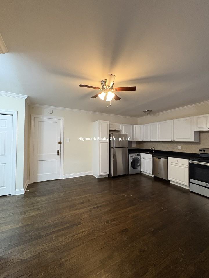 3349 N Marshfield Ave #209 - Photo 5 of 9