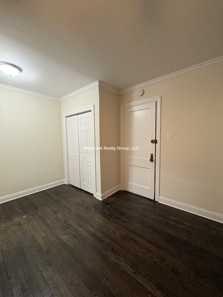 3349 N Marshfield Ave #209 - Photo 7 of 9