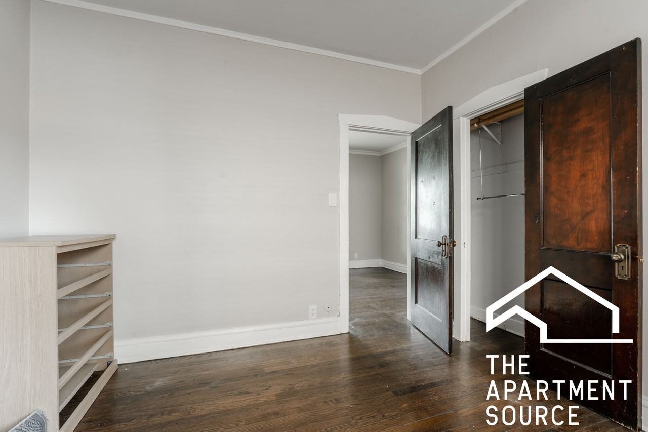 3506 W Grace St #1 - Photo 4 of 9