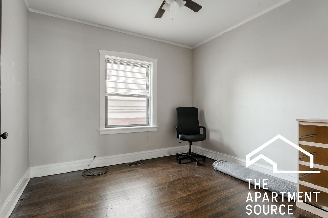 3506 W Grace St #1 - Photo 5 of 9