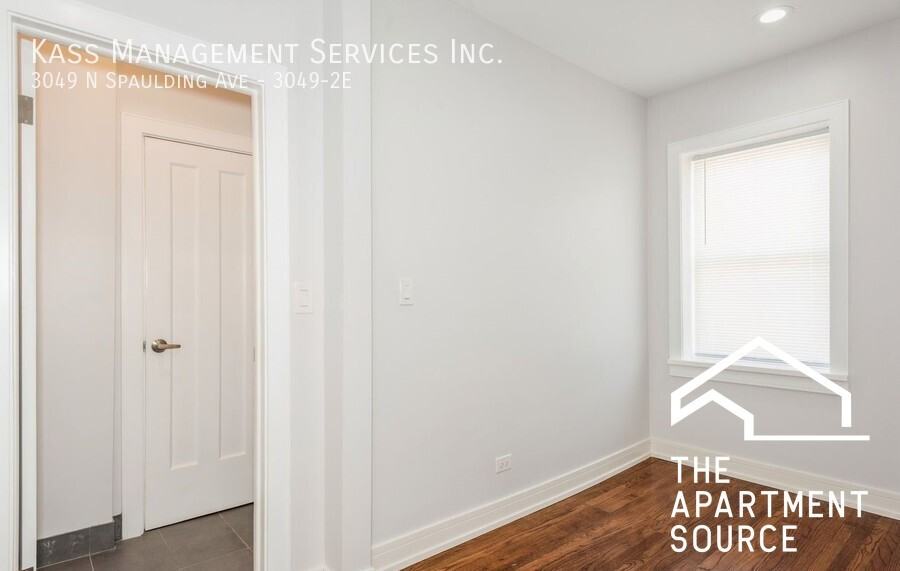 3049 N Spaulding Ave #2E - Photo 6 of 10