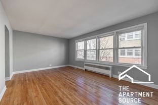 6715 N California Ave #1W - Photo 1 of 1