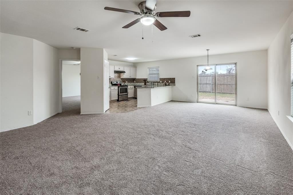 1861 Sheffield Pl - Photo 3 of 12