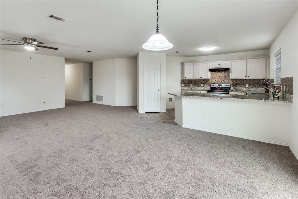 1861 Sheffield Pl - Photo 4 of 12