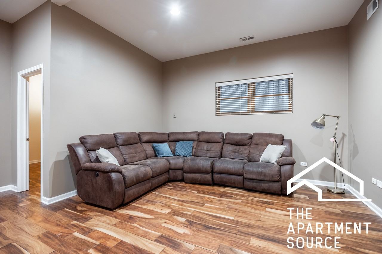 1333 N Bosworth Ave #B - Photo 5 of 16