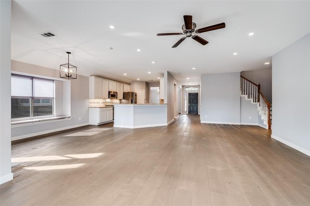 410 Brookside Dr - Photo 7 of 25