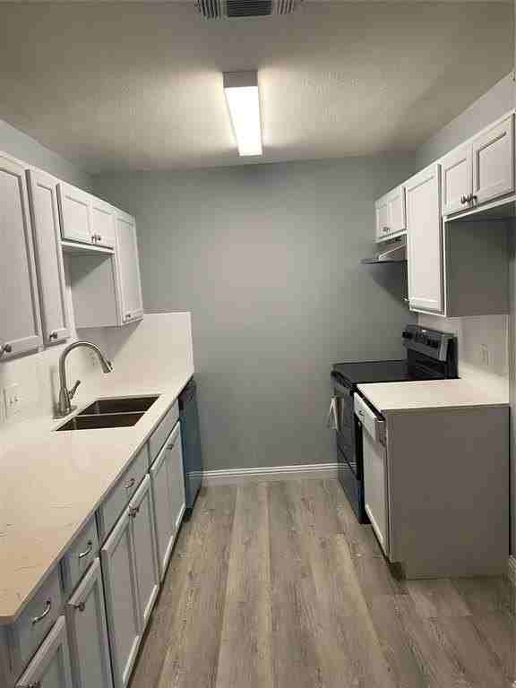 7035 Crosstimbers Ln - Photo 3 of 5