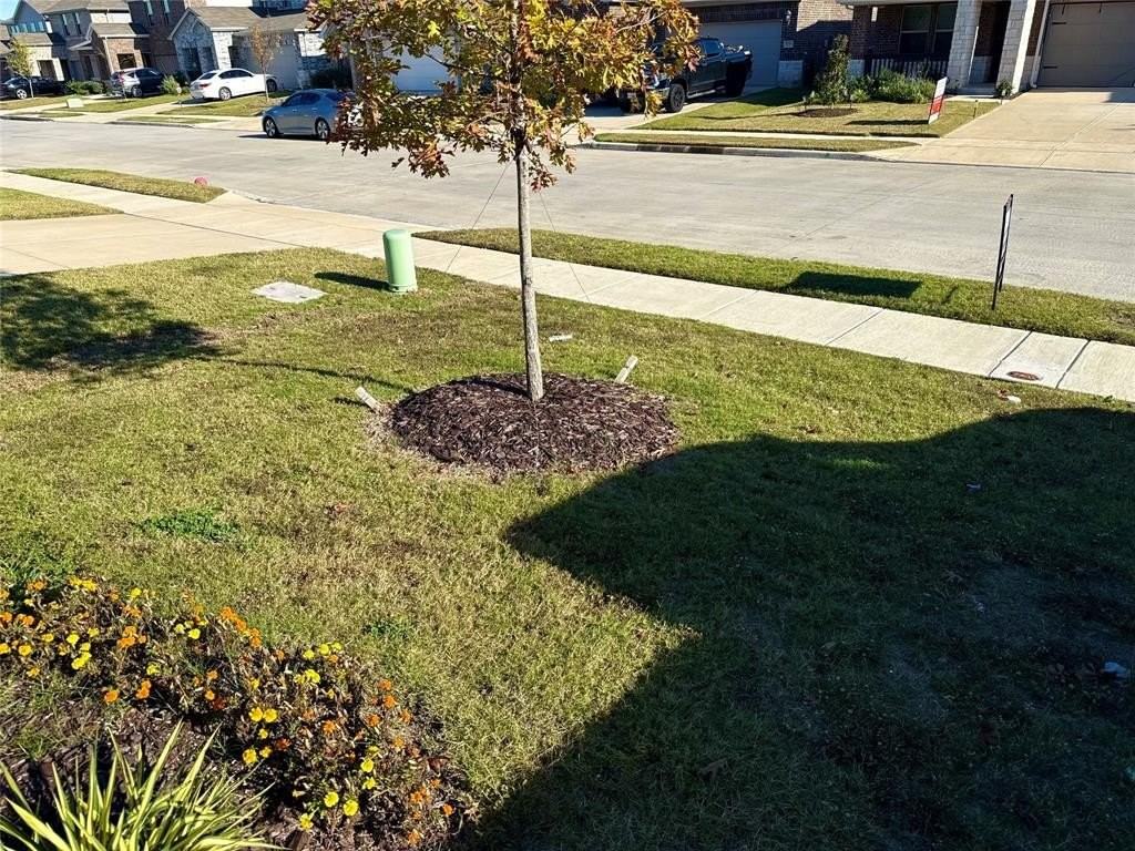 2358 Aspen Hill Dr - Photo 2 of 18