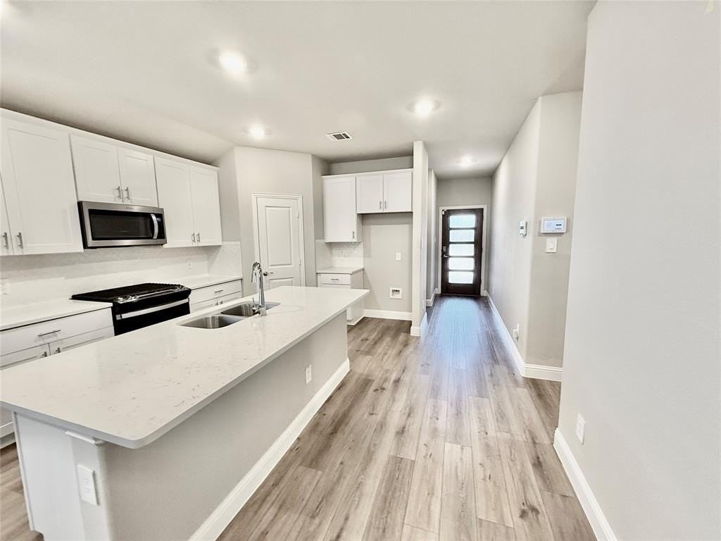 2358 Aspen Hill Dr - Photo 3 of 18