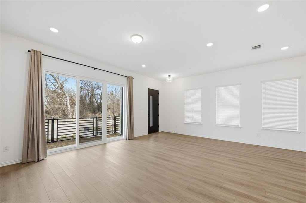 1173 Doris May Dr - Photo 5 of 30