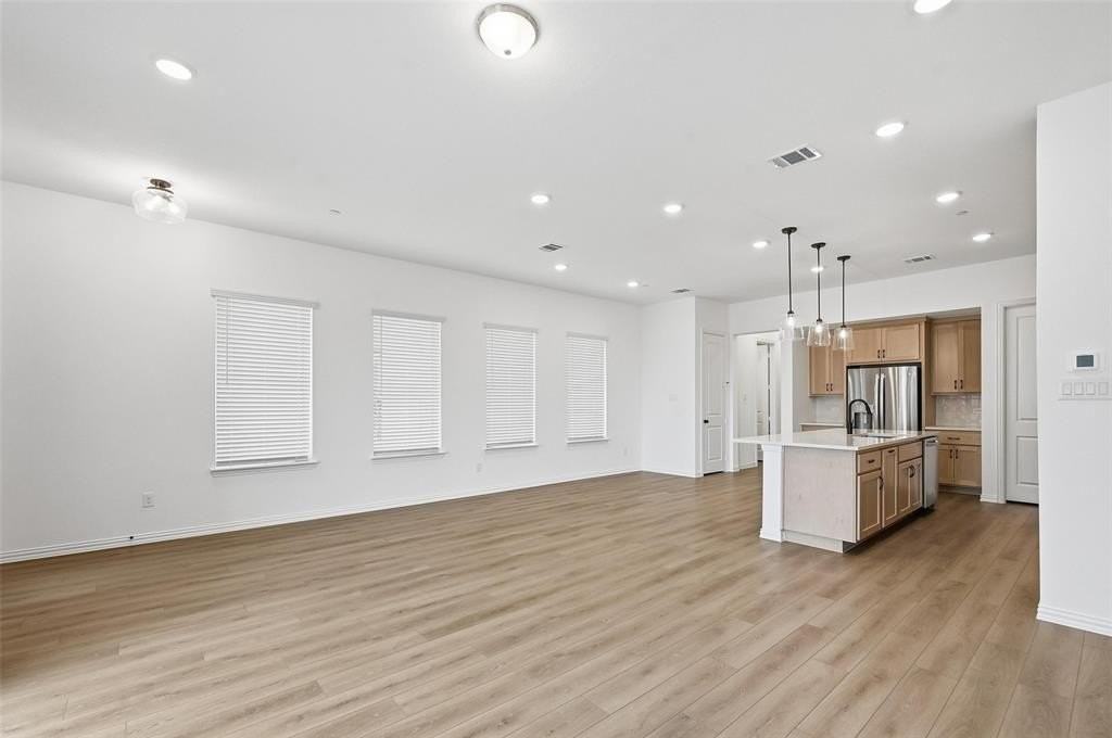 1173 Doris May Dr - Photo 6 of 30