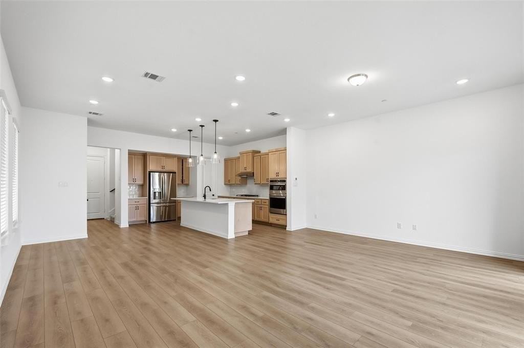 1173 Doris May Dr - Photo 7 of 30