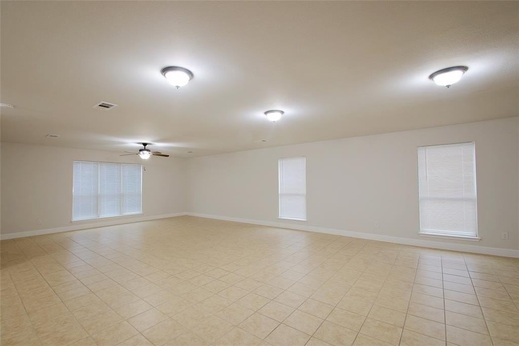 4702 Mariner Dr - Photo 2 of 17