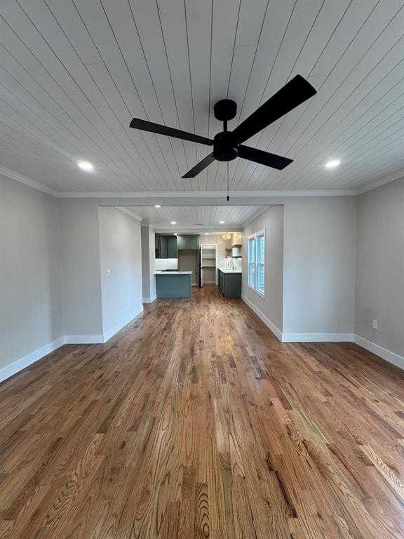 911 N Spring St - Photo 2 of 33