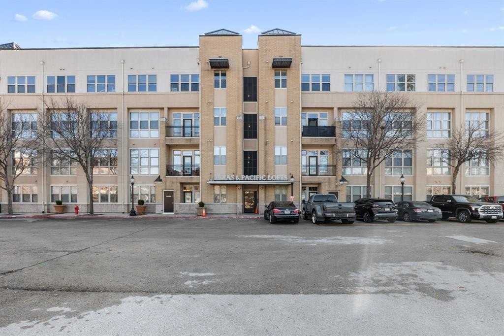 201 W Lancaster Ave #206