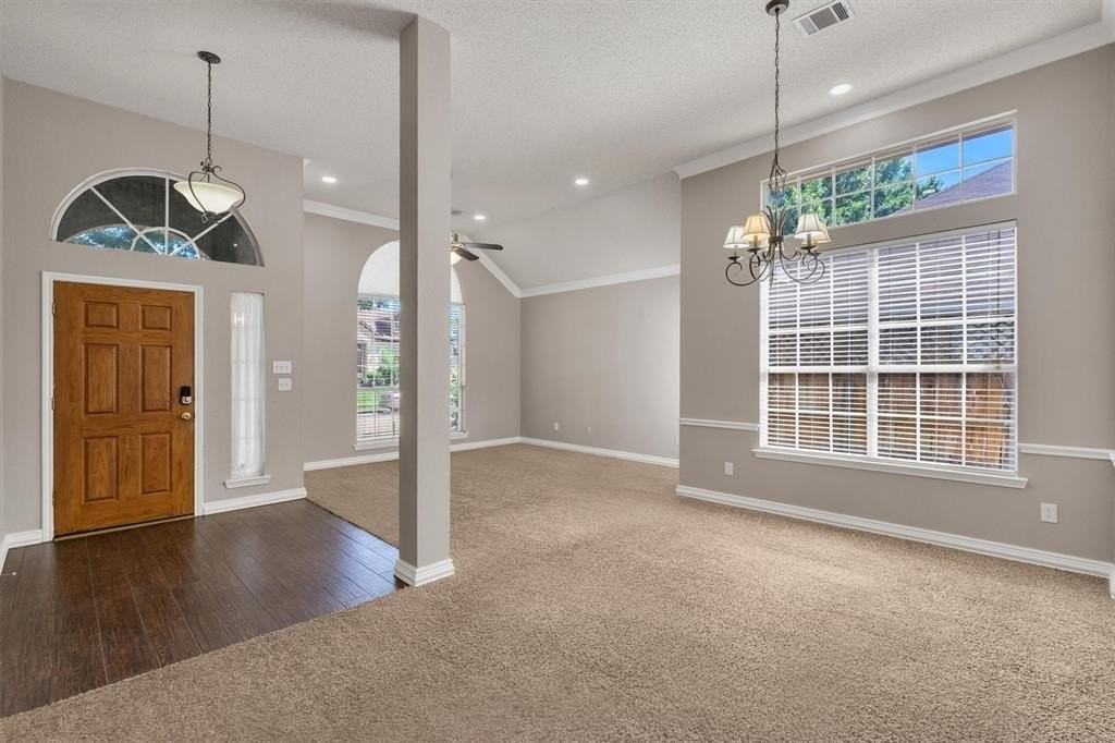 7401 Centenary Dr - Photo 5 of 39